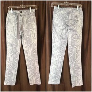 JAANUU Snake Skin scrub pants